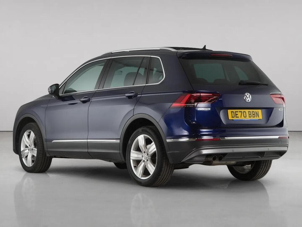 Volkswagen Tiguan thumbnail Rear Left
