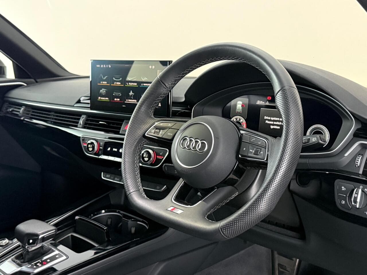 Audi A4 Avant thumbnail Interior Front