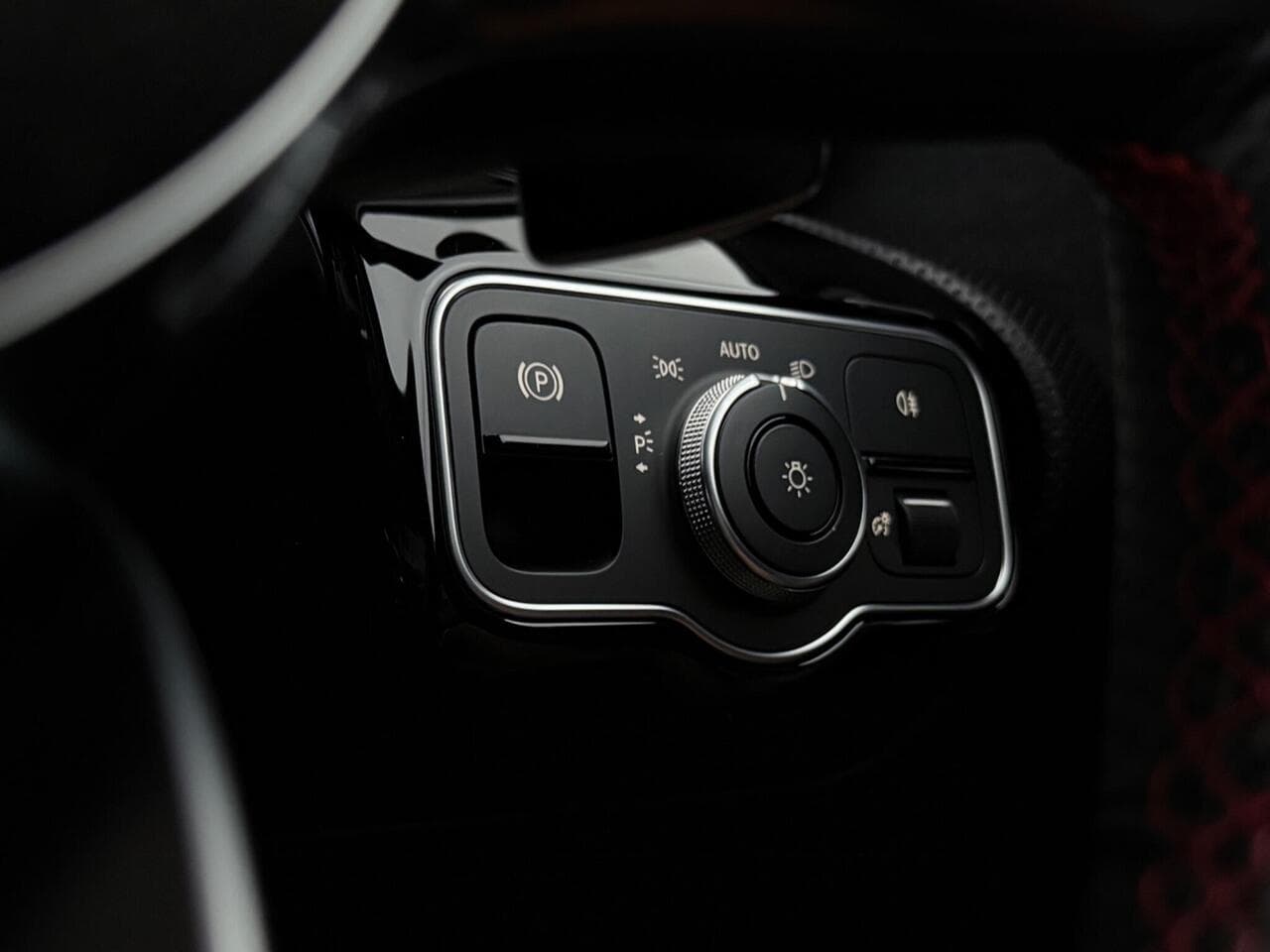 Mercedes-Benz A Class thumbnail Misc Controls