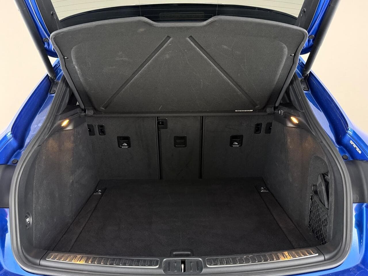 Porsche Macan thumbnail Boot