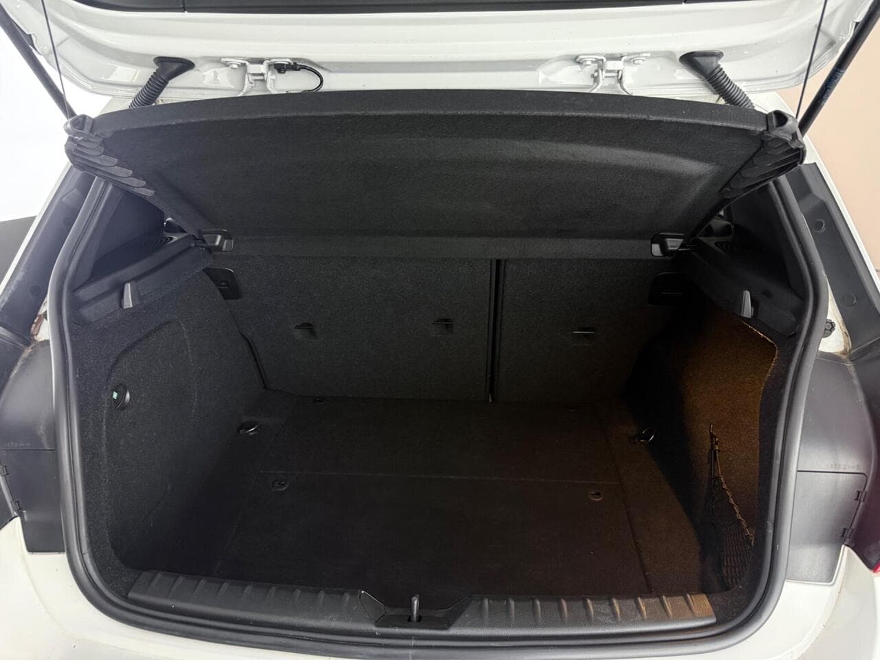 BMW 1 Series thumbnail Boot
