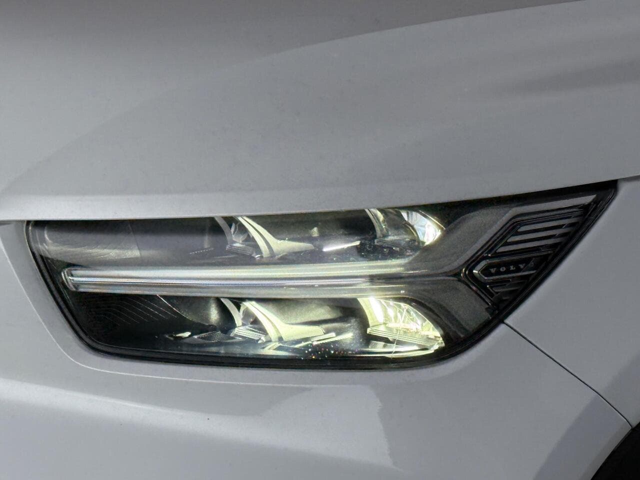 Volvo XC40 thumbnail Lights Front