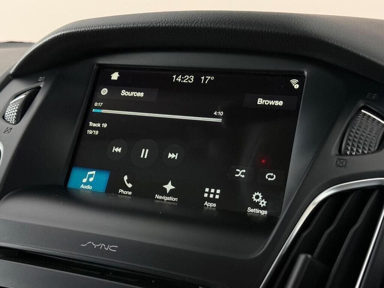 Ford Focus thumbnail Infotainment System