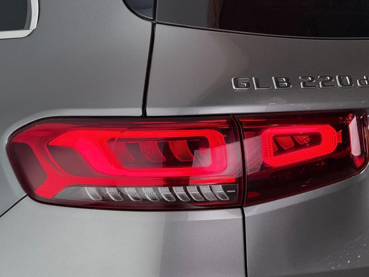 Mercedes-Benz GLB thumbnail Lights Rear