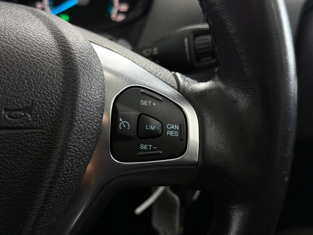 Ford Transit Courier thumbnail Misc Controls