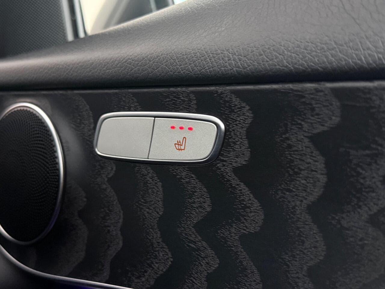 Mercedes-Benz GLC thumbnail Misc Controls