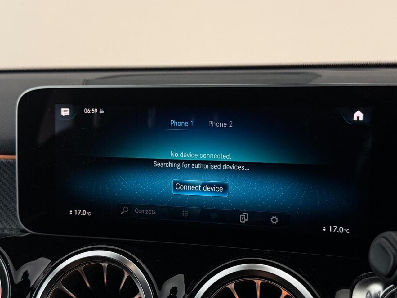 Mercedes-Benz GLB thumbnail Infotainment System
