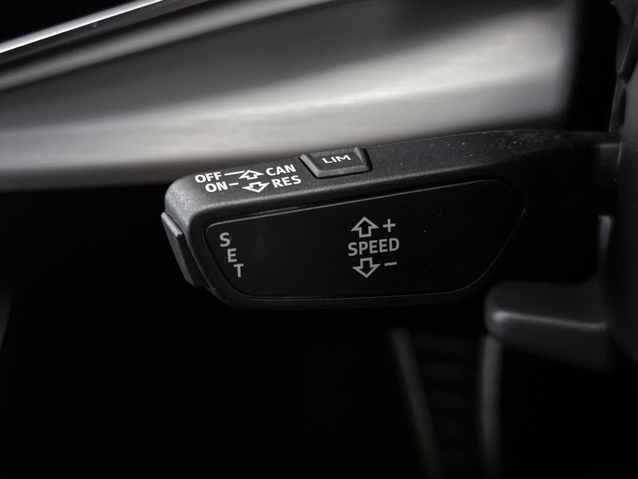 Audi Q8 thumbnail Misc Controls