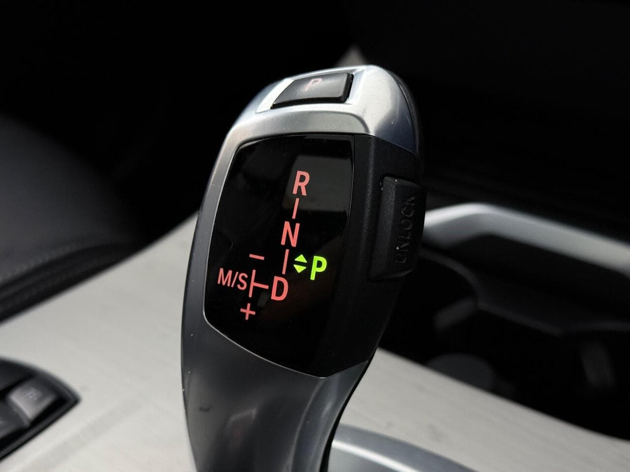 BMW X3 thumbnail Interior Front