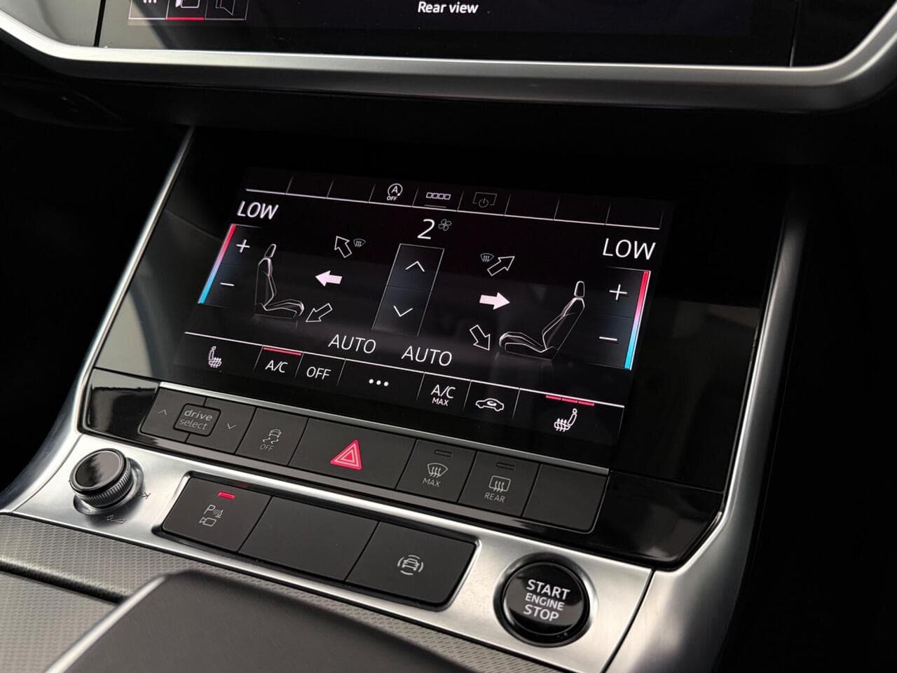 Audi A6 Avant thumbnail Infotainment System