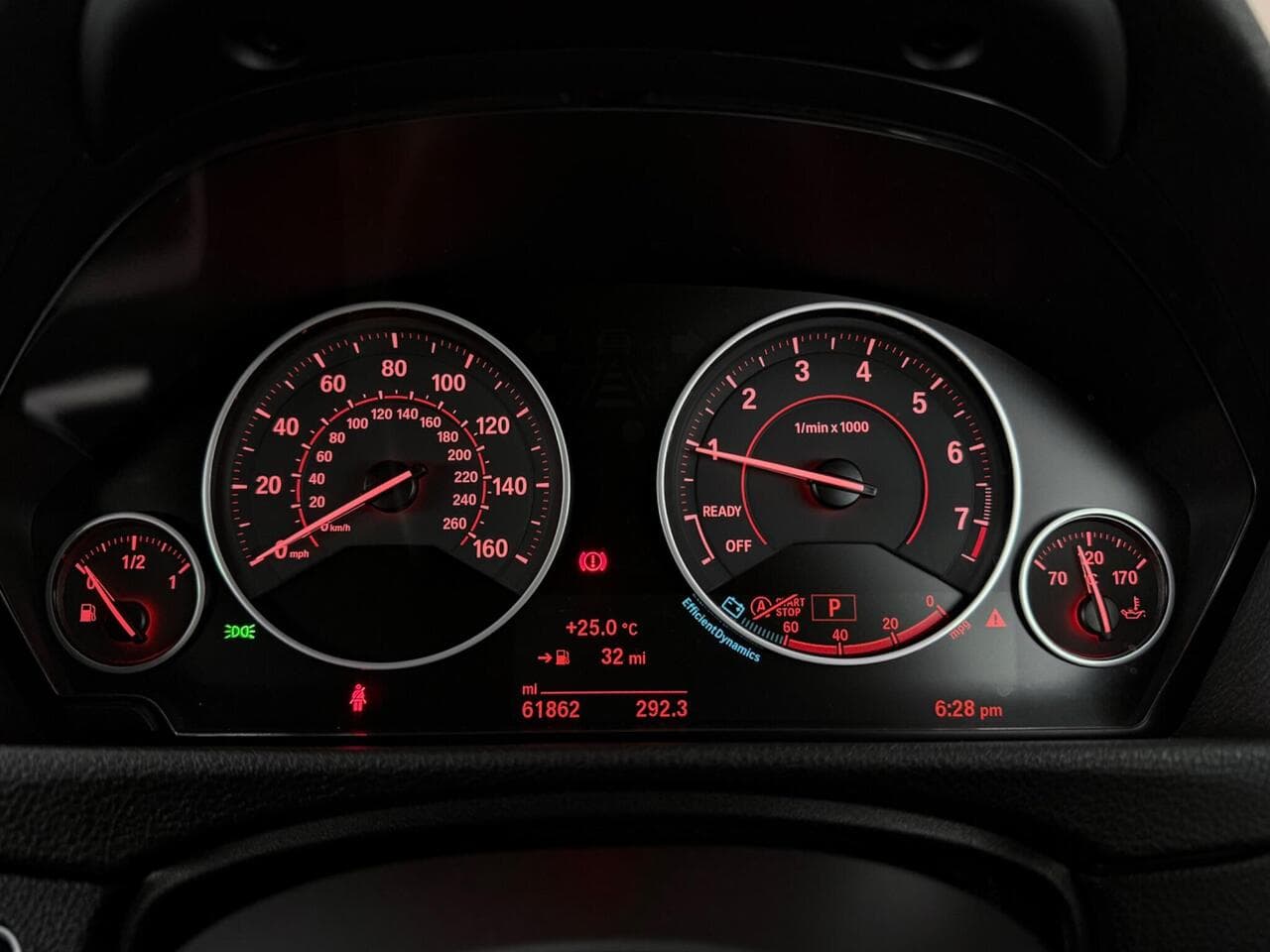 BMW 4 Series Gran Coupe thumbnail Driver Instruments