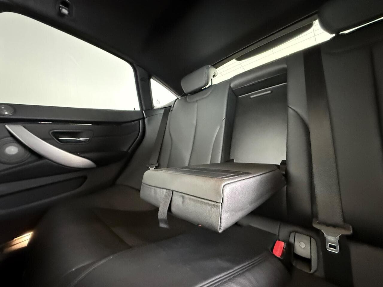 BMW 4 Series Gran Coupe thumbnail Seats Rear