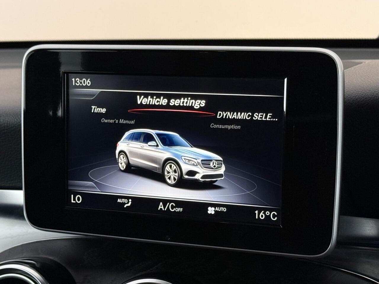 Mercedes-Benz GLC thumbnail Infotainment System