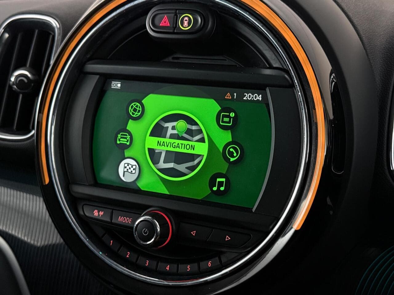 MINI Countryman thumbnail Infotainment System
