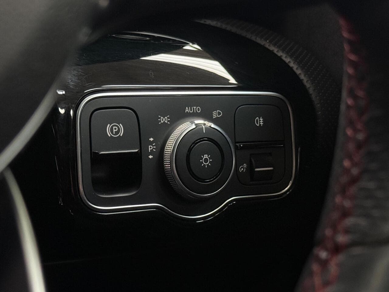 Mercedes-Benz A Class thumbnail Misc Controls