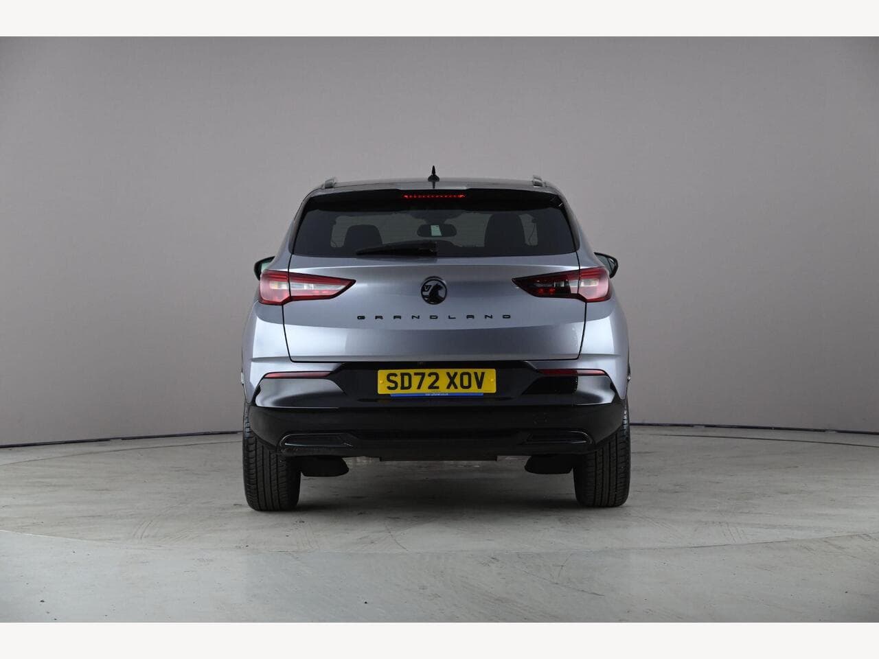 Vauxhall Grandland thumbnail Rear