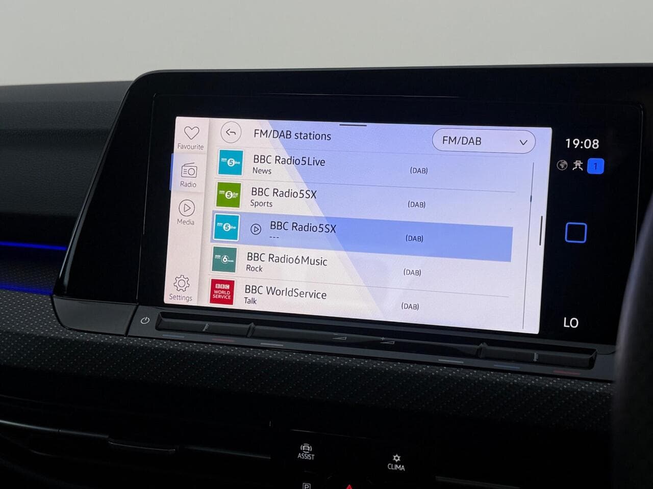 Volkswagen Golf thumbnail Infotainment System