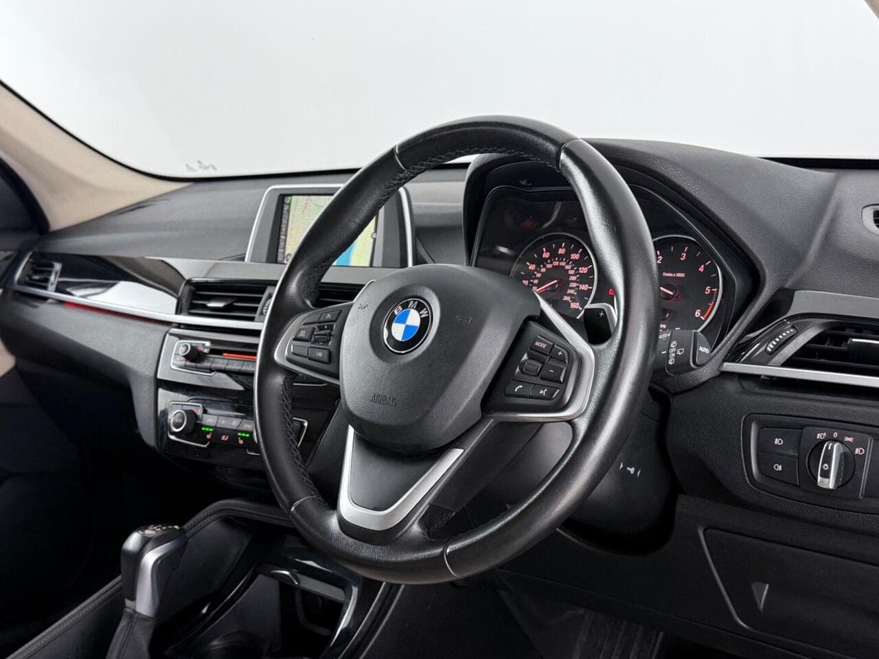 BMW X1 thumbnail Steering Wheel