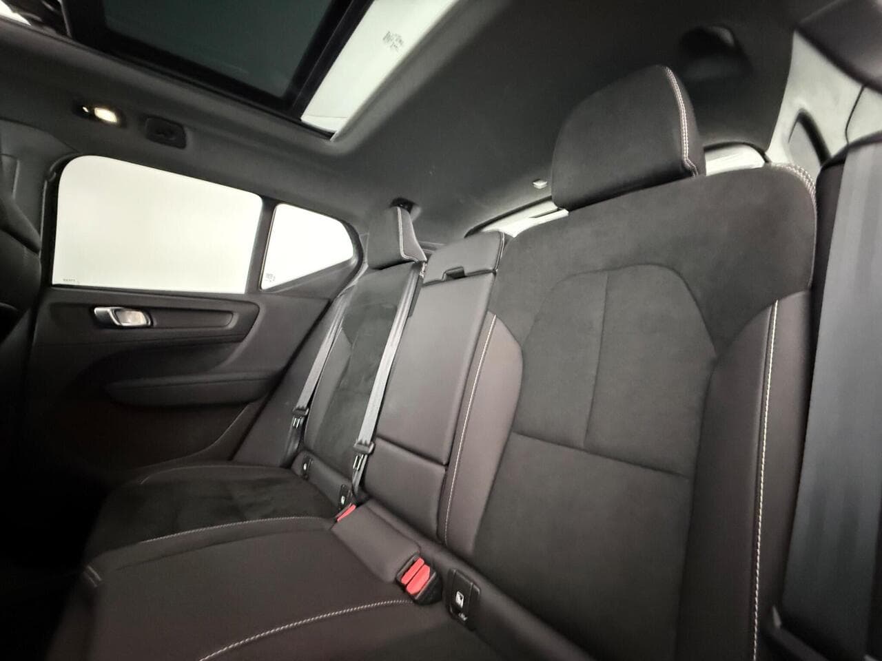 Volvo XC40 thumbnail Seats Rear