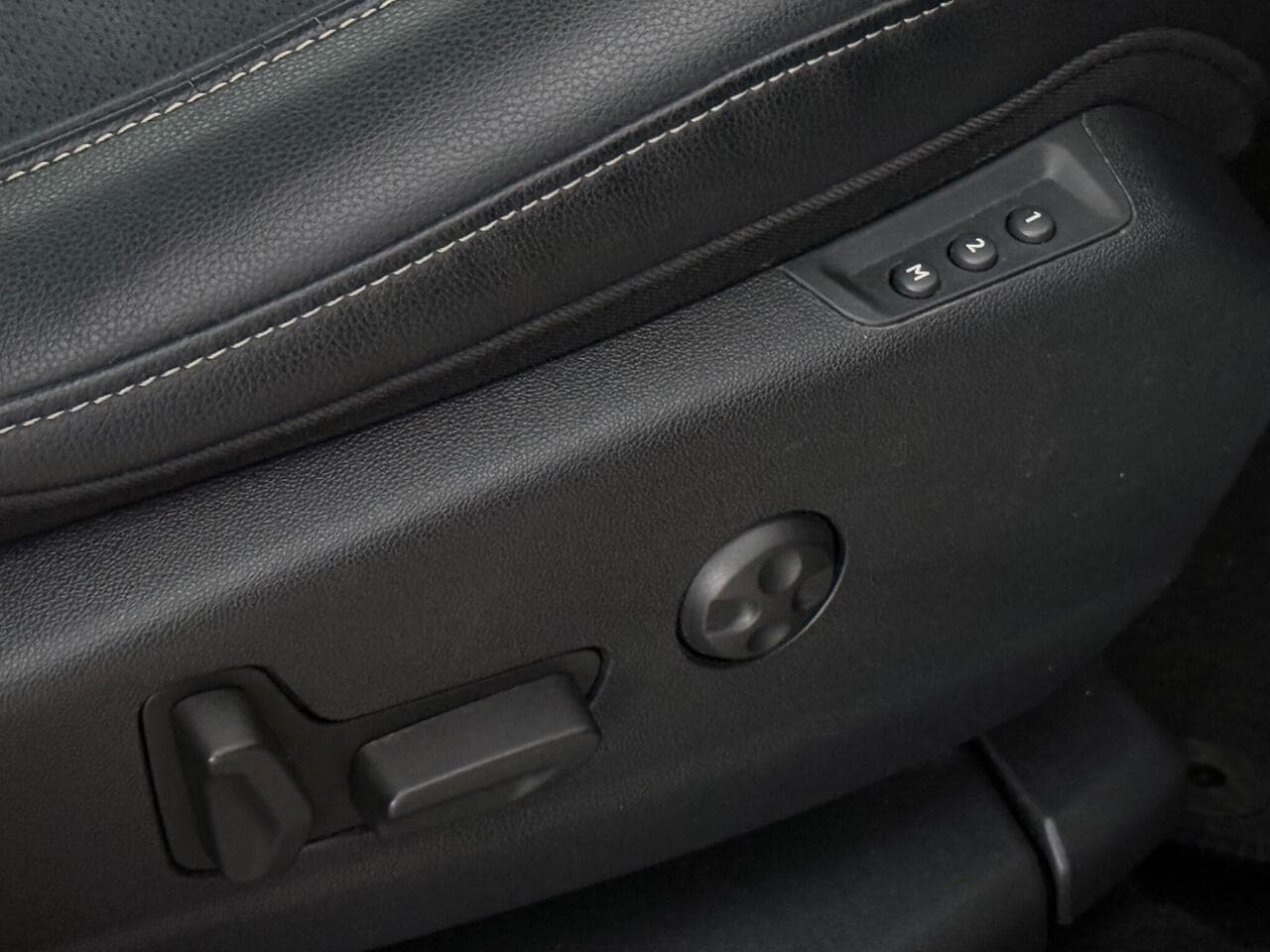 Vauxhall Grandland X thumbnail Misc Controls