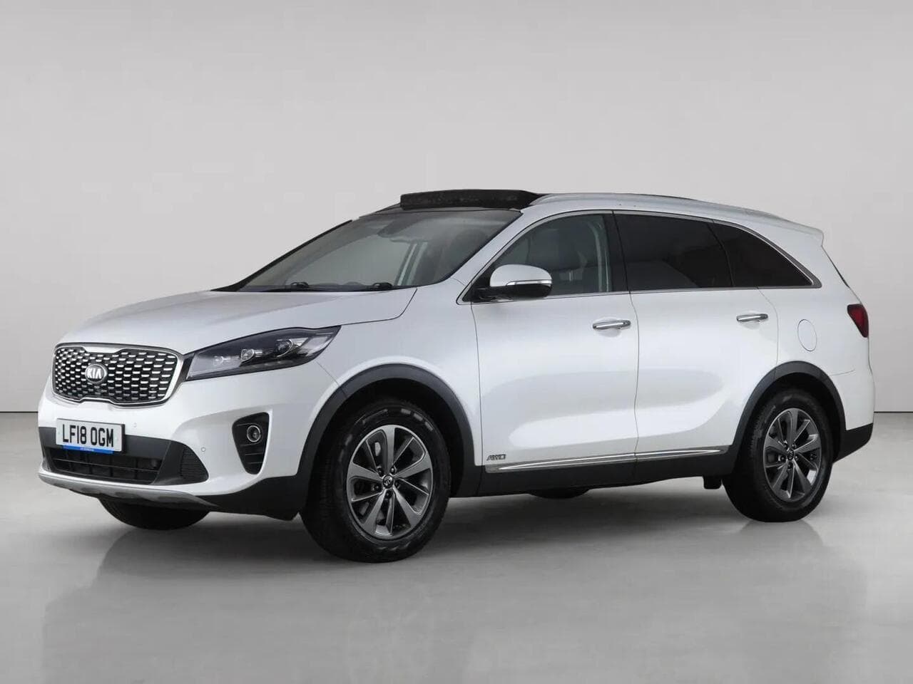 Kia Sorento thumbnail Front Left