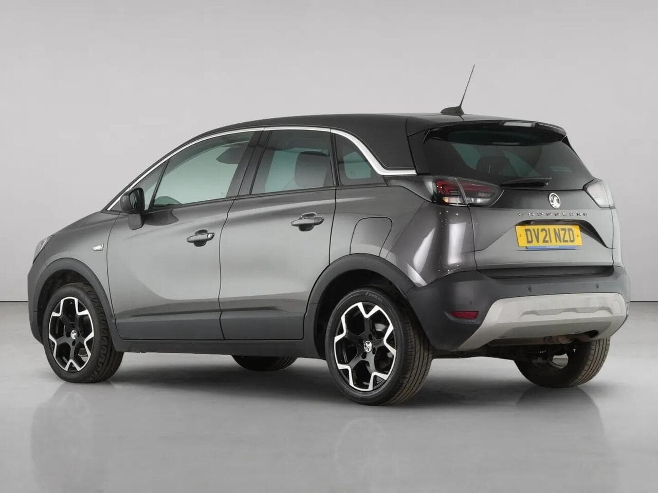 Vauxhall Crossland thumbnail Rear Left