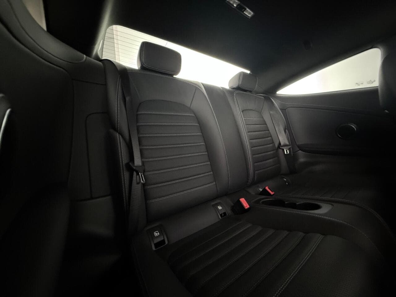 Mercedes-Benz C Class thumbnail Seats Rear