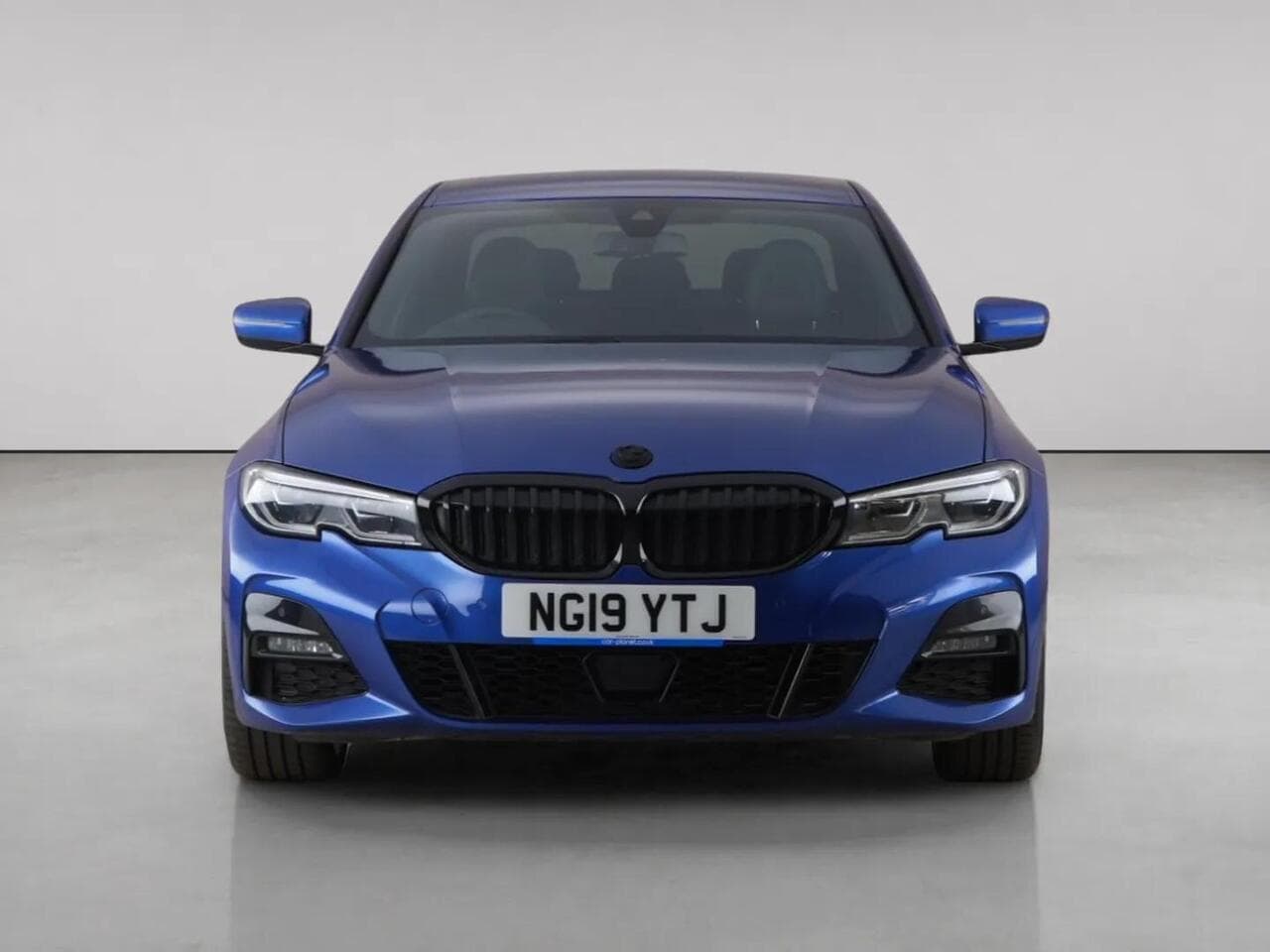 BMW 3 Series thumbnail Front