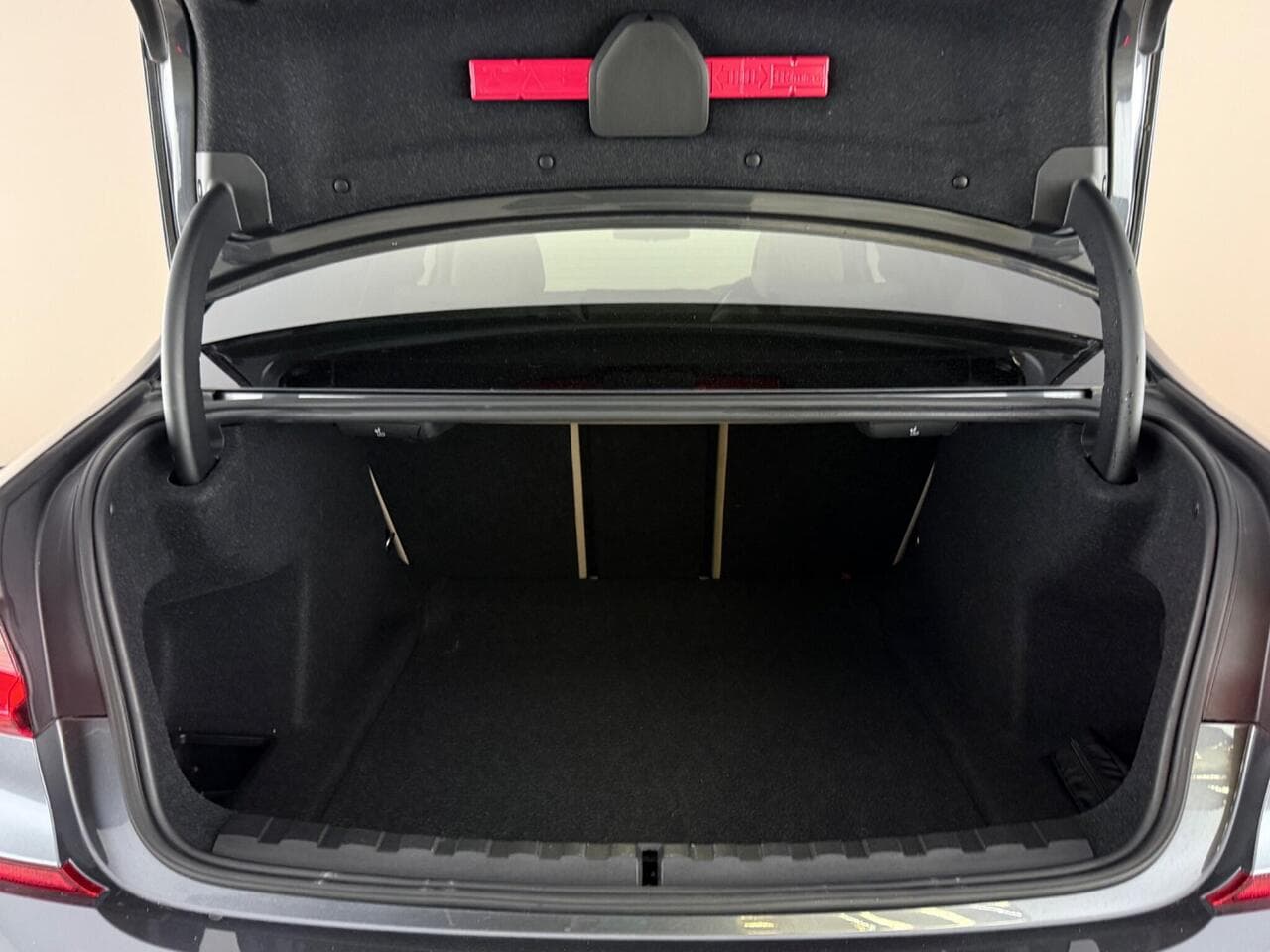 BMW 3 Series thumbnail Boot