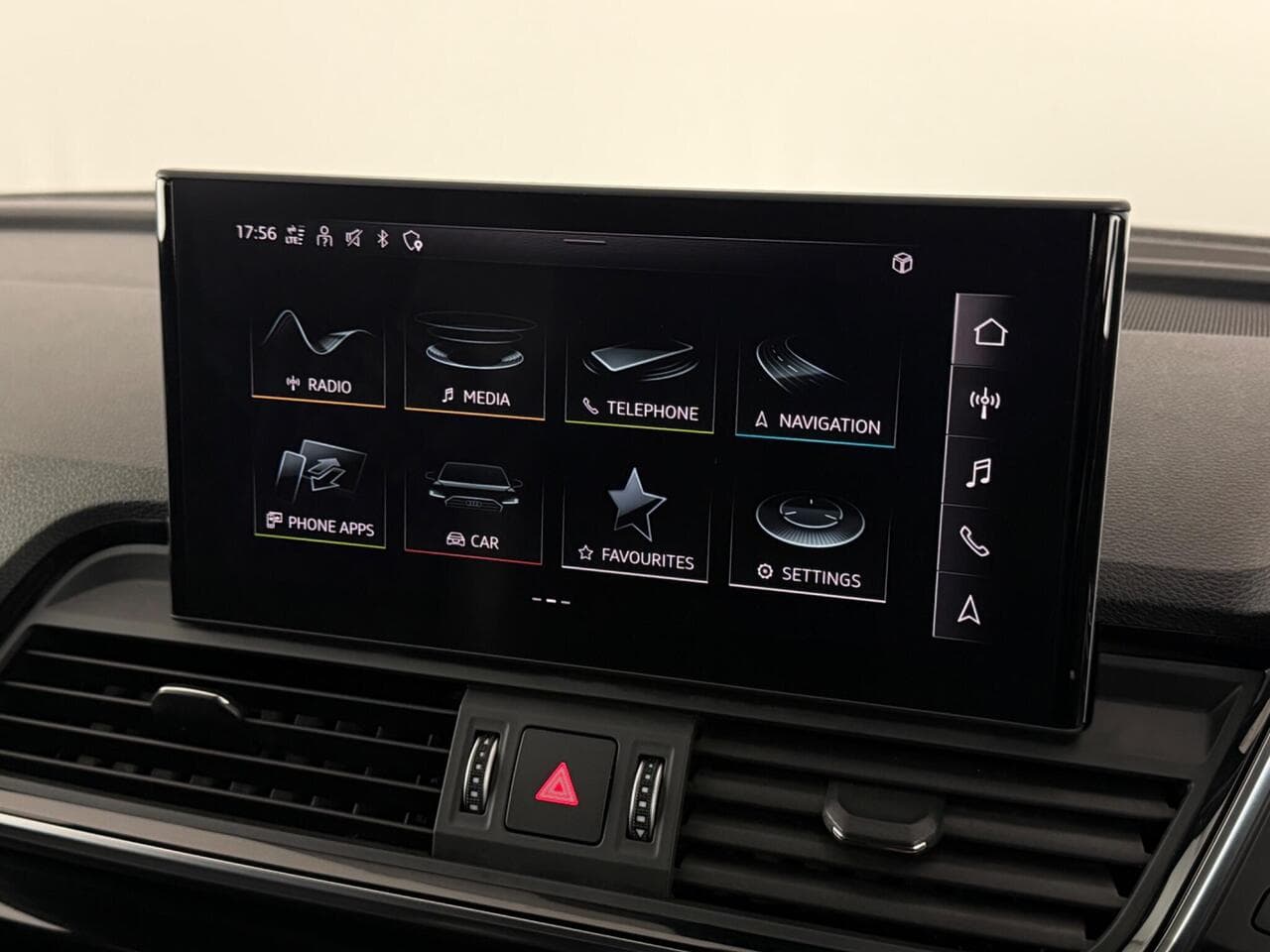 Audi Q5 thumbnail Infotainment System