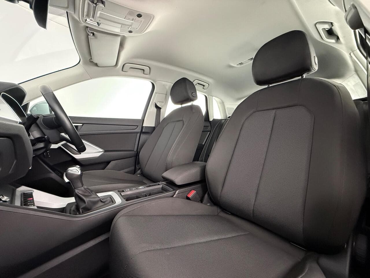 Audi Q3 thumbnail Seat Front Passenger