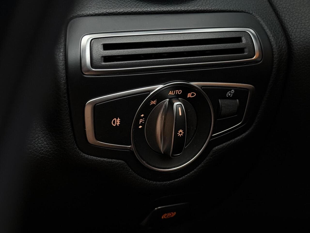 Mercedes-Benz C Class thumbnail Misc Controls