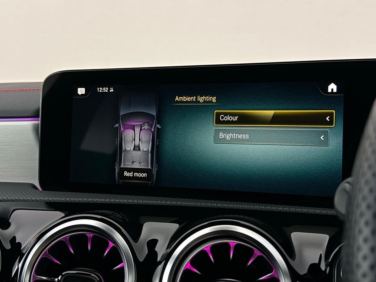 Mercedes-Benz CLA thumbnail Infotainment System
