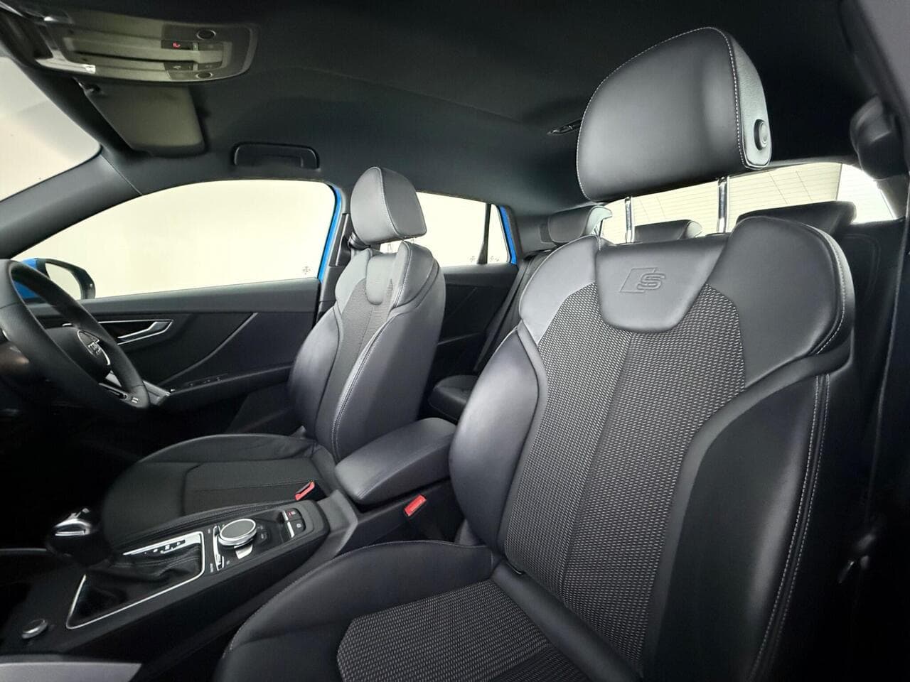 Audi Q2 thumbnail Seat Front Passenger