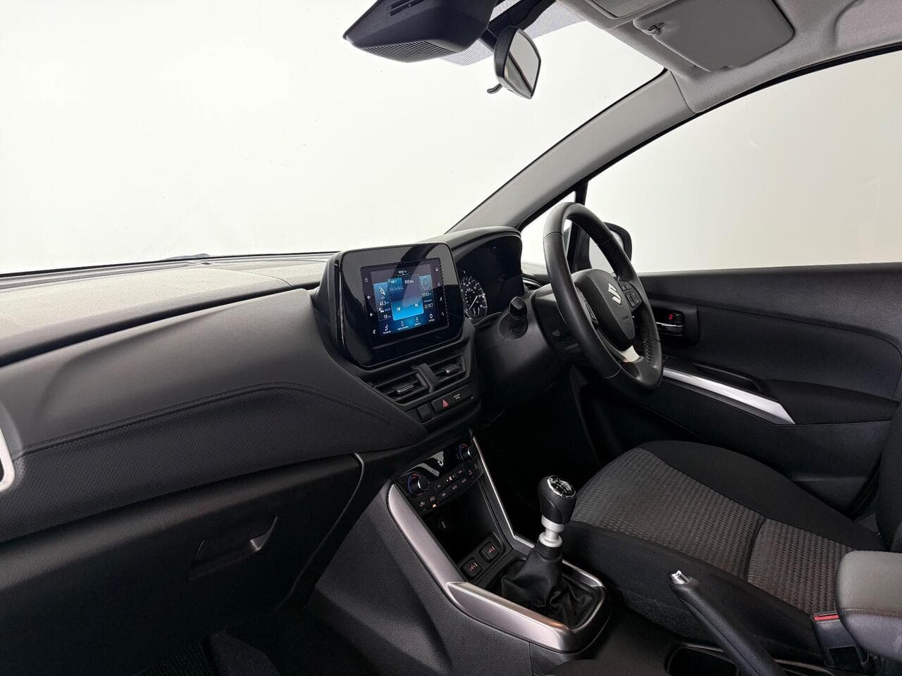 Suzuki S-Cross thumbnail Interior Front