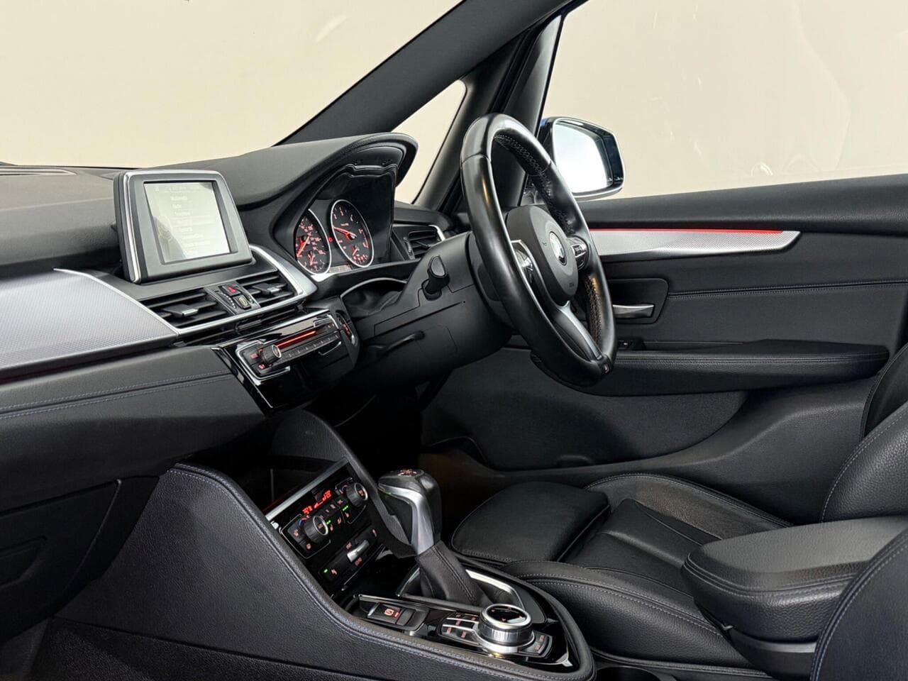 BMW 2 Series Gran Tourer thumbnail Interior Front