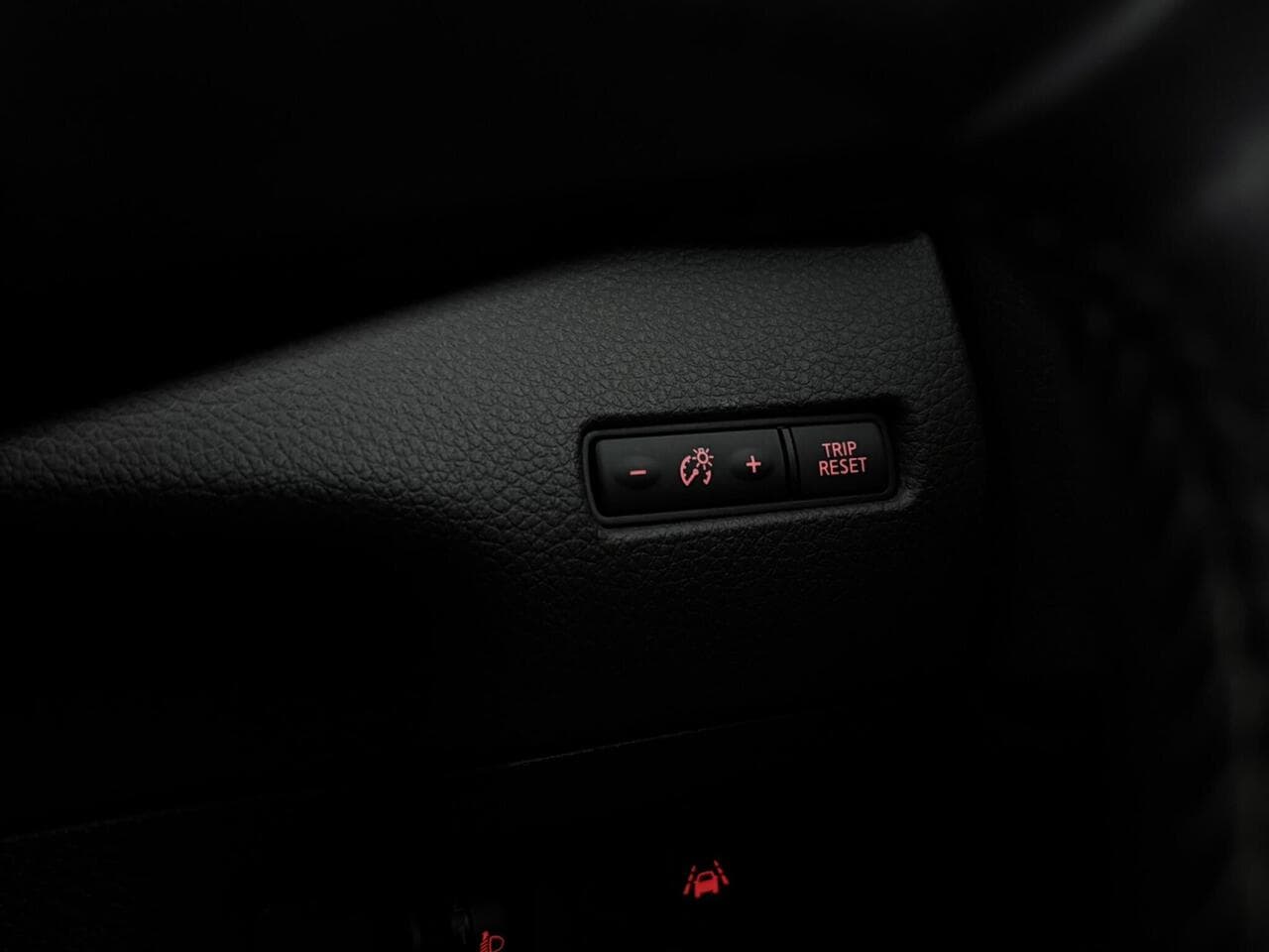Nissan Qashqai thumbnail Misc Controls