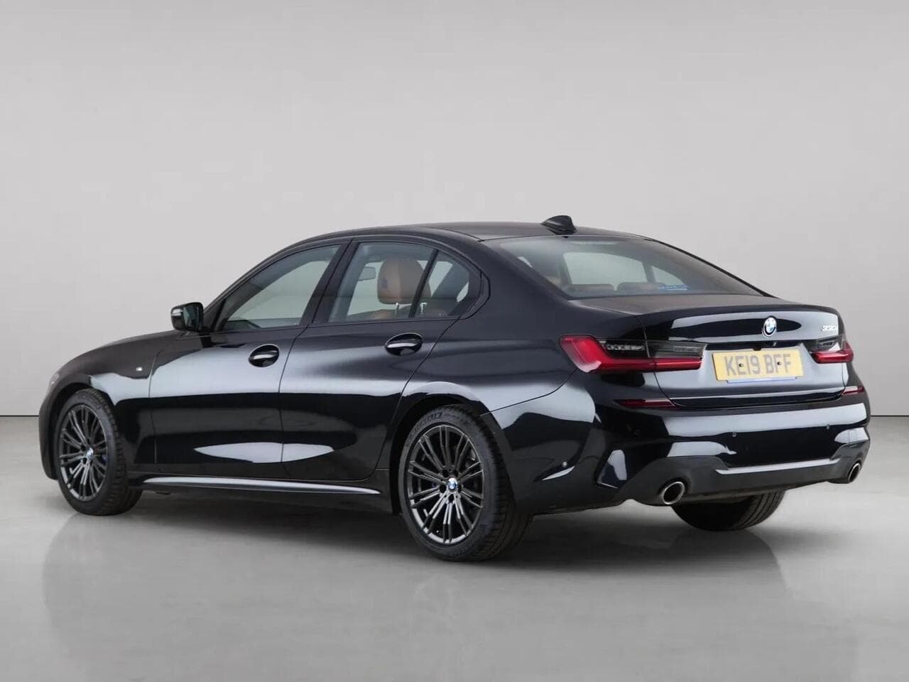BMW 3 Series thumbnail Rear Left