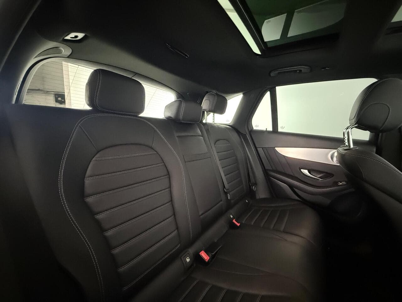Mercedes-Benz GLC thumbnail Seats Rear