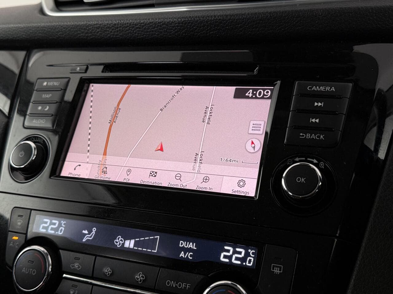 Nissan Qashqai thumbnail Infotainment System