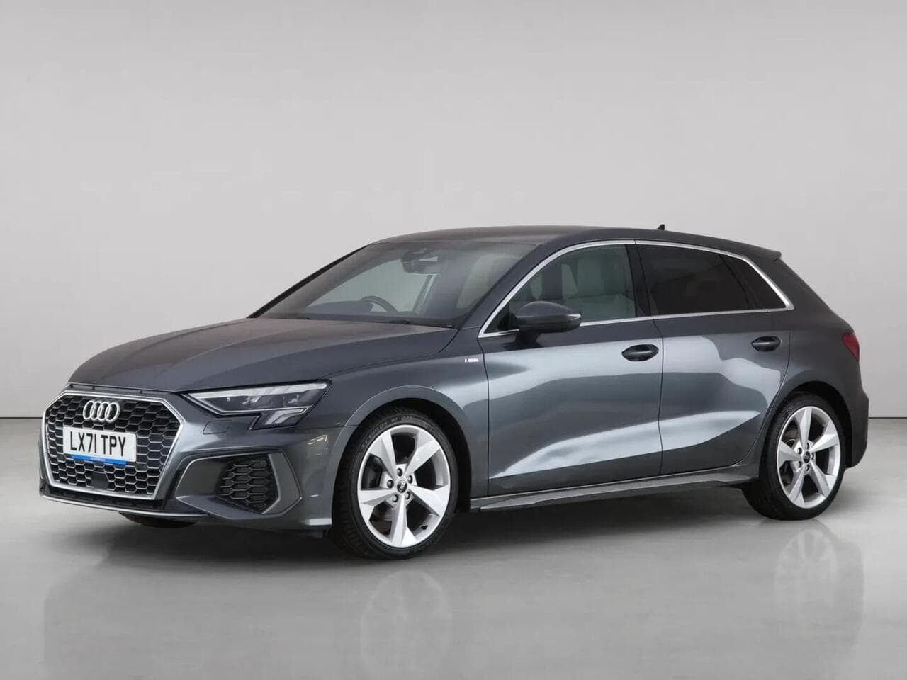 Audi A3 thumbnail Front Left