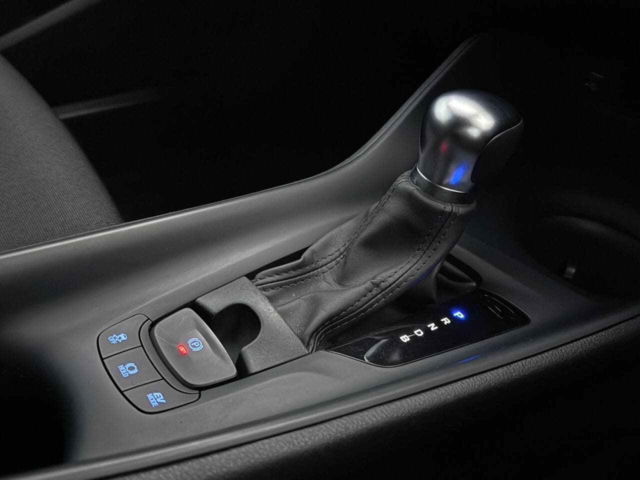 Toyota C-HR thumbnail Misc Controls