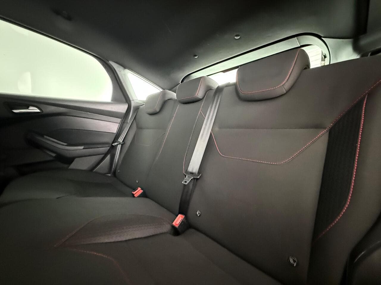 Ford Focus thumbnail Seats Rear