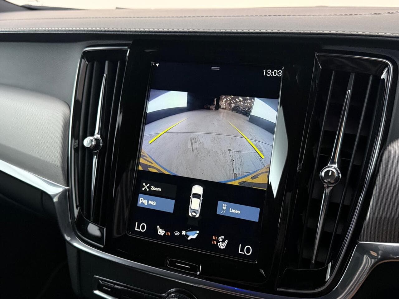 Volvo S90 thumbnail Infotainment System