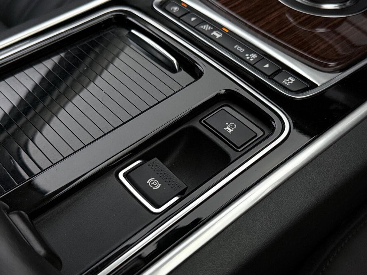 Jaguar XF thumbnail Misc Controls
