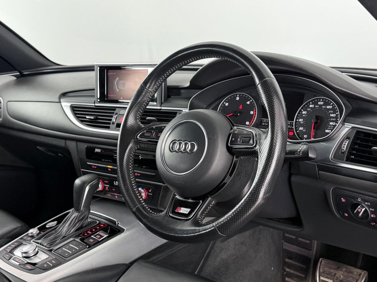 Audi A6 Avant thumbnail Interior Front