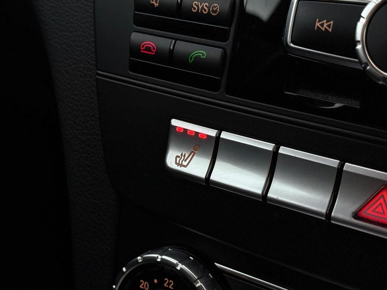 Mercedes-Benz C Class thumbnail Misc Controls