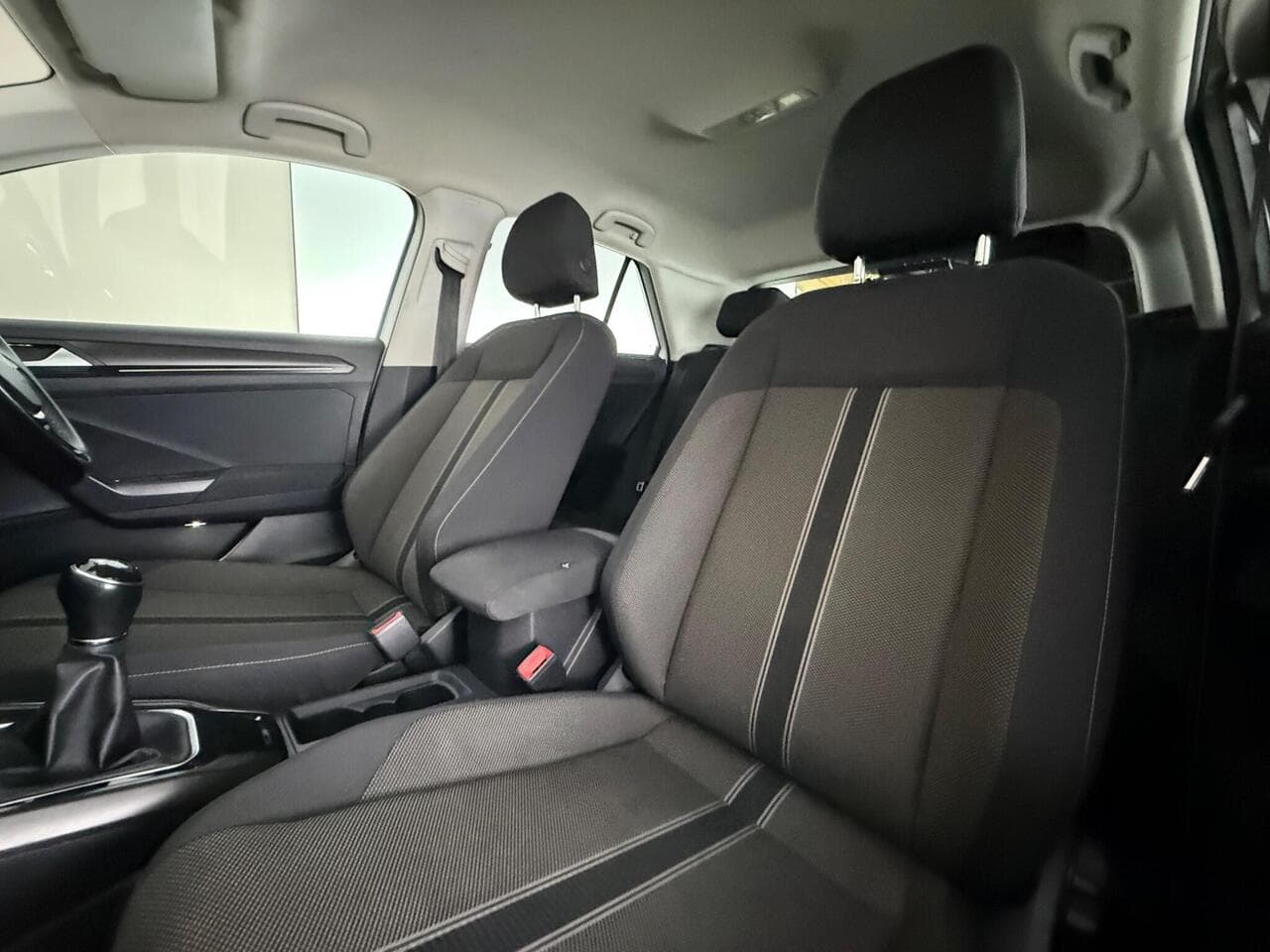Volkswagen T-Roc thumbnail Seat Front Passenger