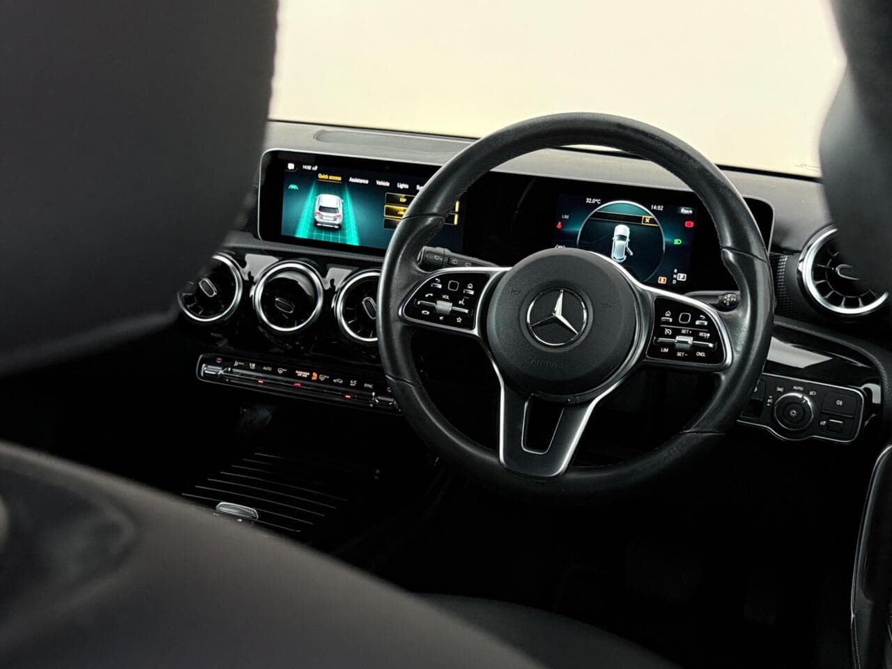 Mercedes-Benz A Class thumbnail Steering Wheel