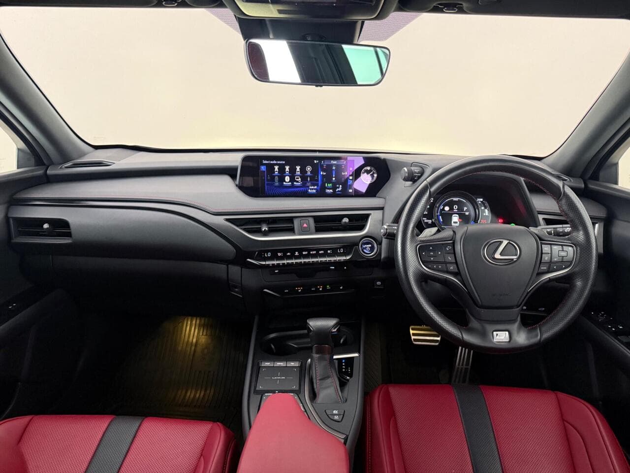 Lexus UX thumbnail Interior Front